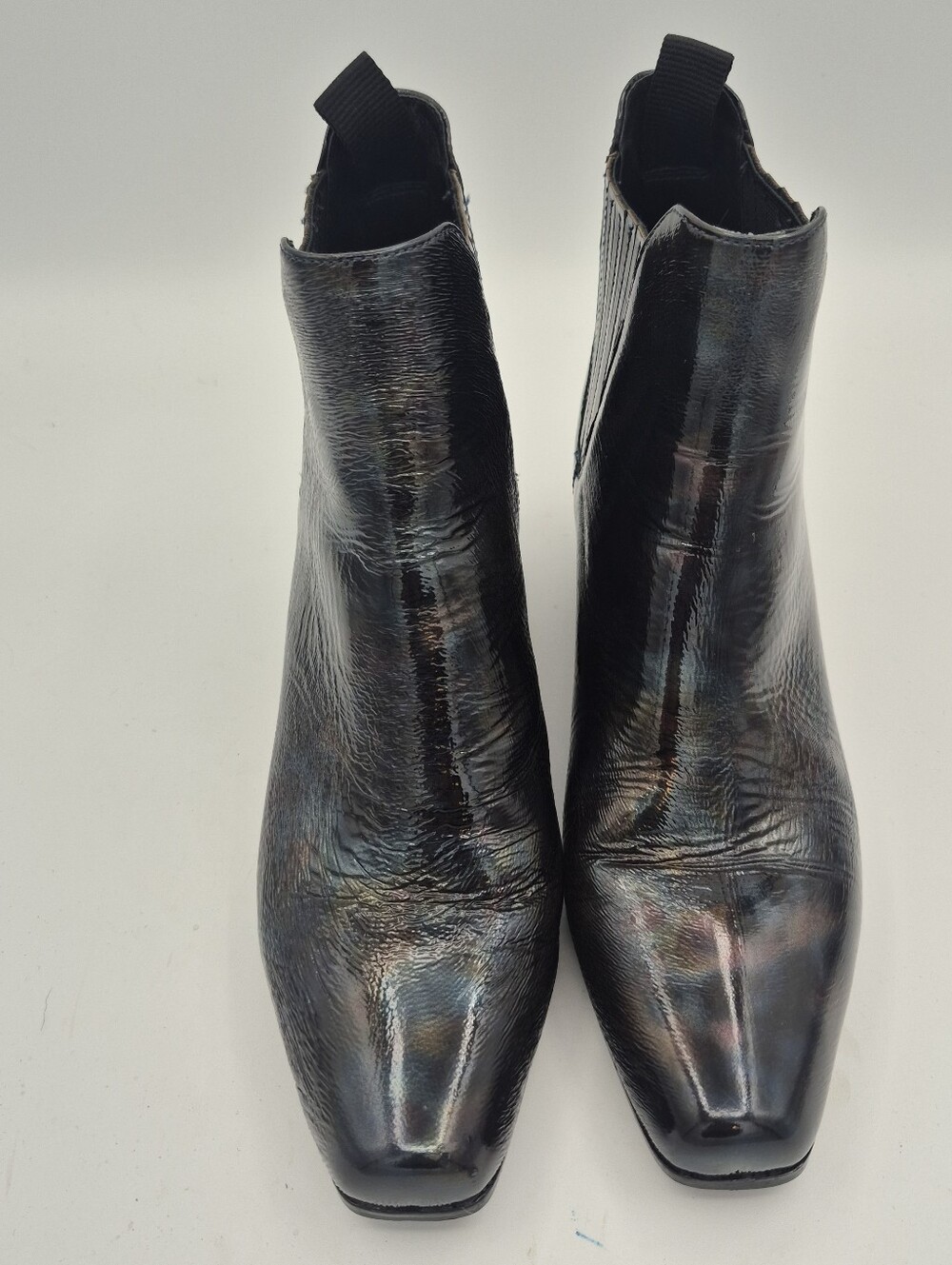 Donald Pliner Black Patent Leather Chelsea Ankle Boot Studded Heel W 7.5